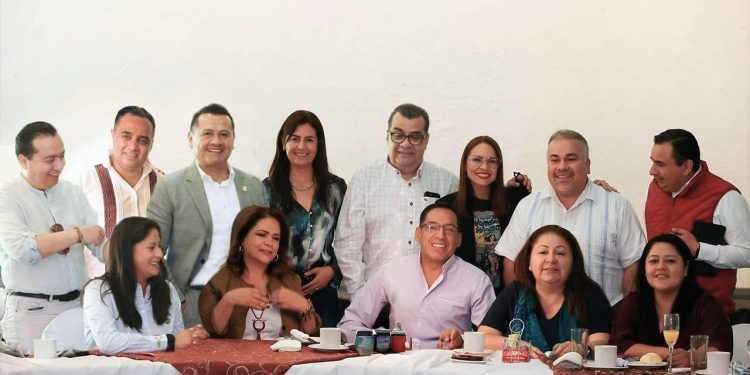 Cierran filas liderazgos de Morena en Michoacán