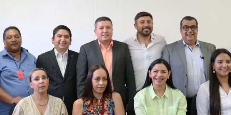 Gestiona Vicente Gómez atención del tema hídrico en el Distrito XIX