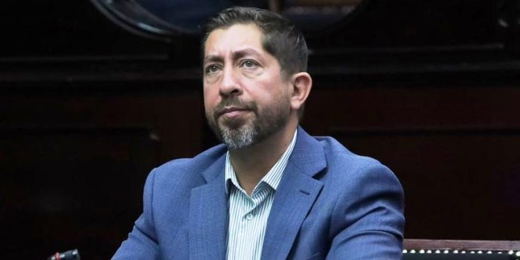 Para garantizar la salud infantil, propone Abraham Espinoza enfermerías obligatorias en escuelas de Michoacán