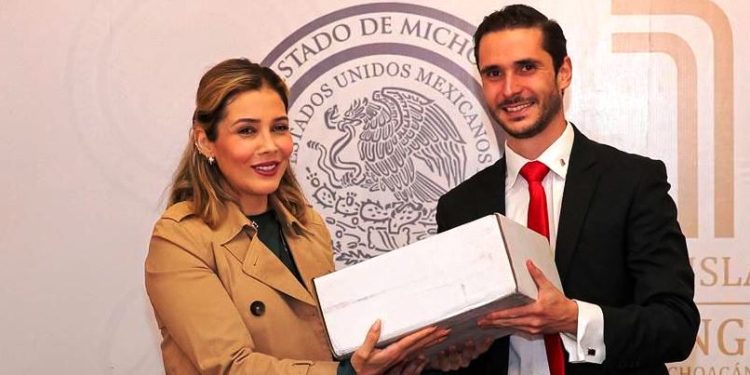 ”La prevención de adicciones nos compete a sociedad y gobierno”, remarca Brissa Arroyo tras inaugurar jornada en el Congreso