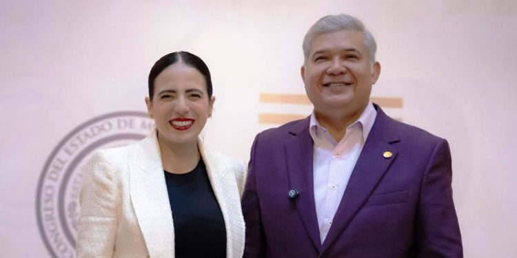 En acto de Entrega – Recepción, Giulianna Bugarini recibe formalmente la Presidencia de la Mesa Directiva del Congreso