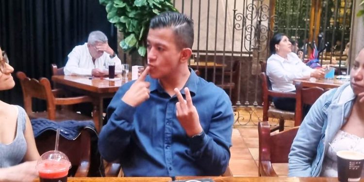 Comunidad Sorda de Michoacán exige inclusión y accesibilidad en educación y empleo