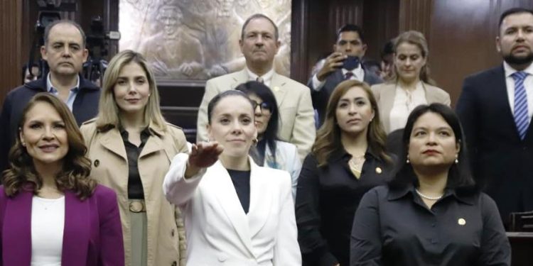 Designa Congreso del Estado a Alondra Yuliana Godínez Navarrete como contralora de la FGE
