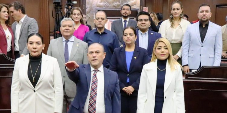 Toma protesta Marco Antonio Bravo como Auditor Superior de Michoacán