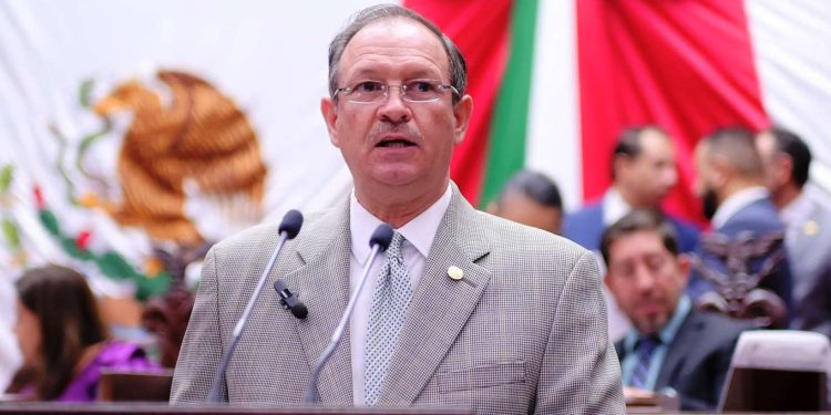 David Martínez propone reformas al Código Civil para dar certeza jurídica a la compra-venta de inmuebles