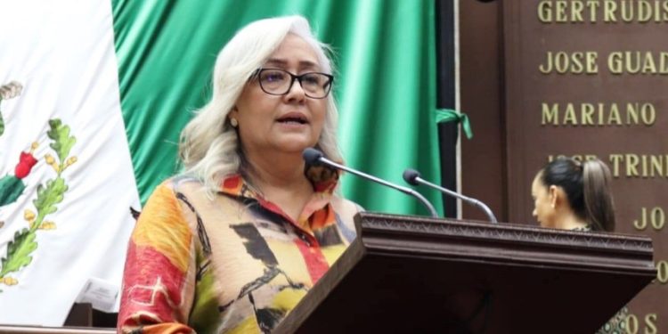 Diputada Emma Rivera impulsa iniciativa para elevar a rango constitucional el derecho a un medio ambiente sano en Michoacán