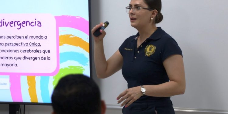 Fiscalía General capacita a su personal en materia de atención de personas neuro divergentes