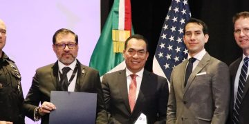 SSP y FGE reciben reconocimiento por combate al uso ilegal de explosivos y armas de fuego