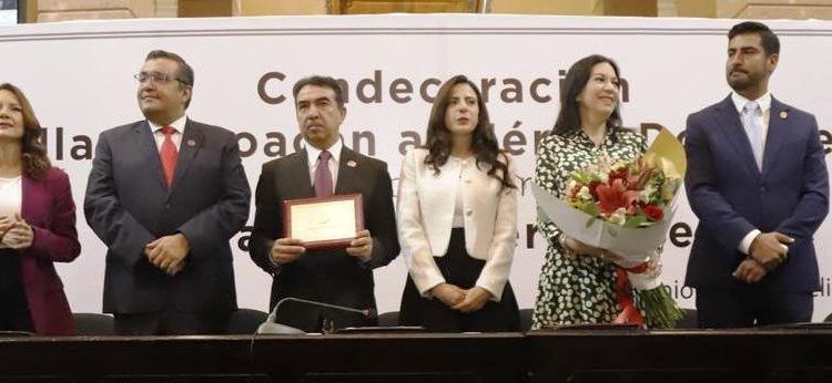 Entrega 76 Legislatura Medalla al Mérito Docente 2025 al doctor Rafael Lara Hernández