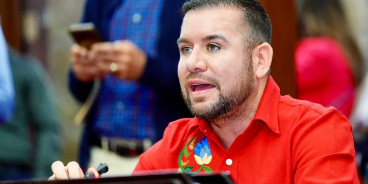 Llama Reyes Galindo a autoridades estatales y federales a que atiendan demanda de familias de San Pedro Barajas ante tragedia en la Siglo XXI