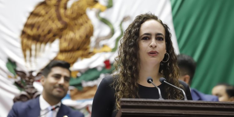 Presentan Sandra Arreola y Alejandro Arévalo iniciativa de Ley de Imagen Institucional para Michoacán