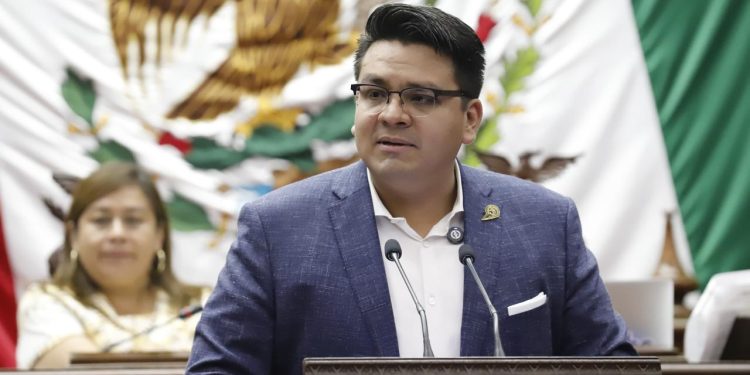 Toño Carreño propone creación del Registro Estatal de Casos de Cáncer en la Infancia y la Adolescencia