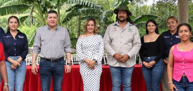 Vicente Gómez promueve siembra de tilapia en el Distrito XIX