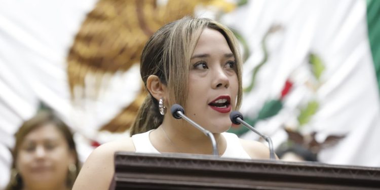 Xóchitl Ruiz propone crear Ley para atender crisis de desplazamiento forzado en Michoacán