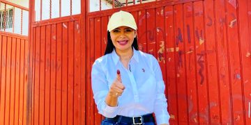 Araceli Saucedo emite su voto y destaca momento histórico para México