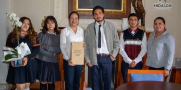 Estudiantes de diversas instituciones educativas tendrán como madrina de generación a la alcaldesa de Ciudad Hidalgo