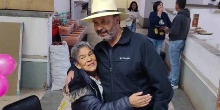 Julio Arreola inaugura el Mercado de Obregón para reactivar el comercio local