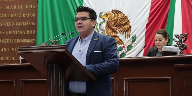 Toño Carreño presenta iniciativa para visibilizar enfermedades autoinmunes