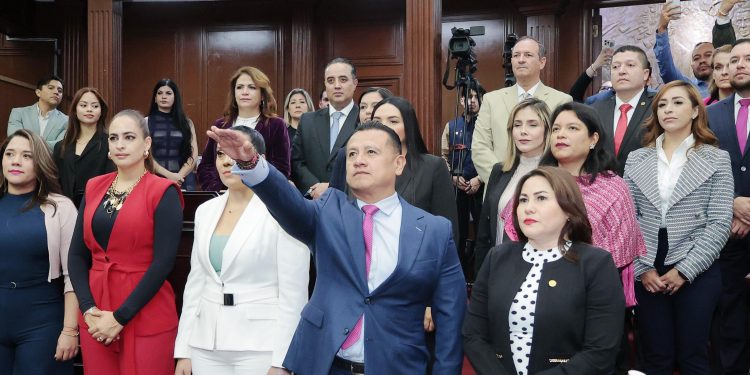 Reconoce Araceli Saucedo labor de Adrián López Solís al frente de la FGE y desea éxito a Carlos Torres en su nueva encomienda