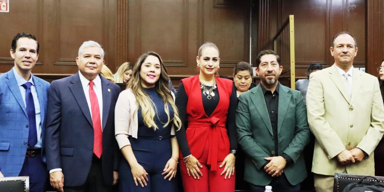 La bancada del Partido Verde otorga voto de confianza al Fiscal, Carlos Torres Piña