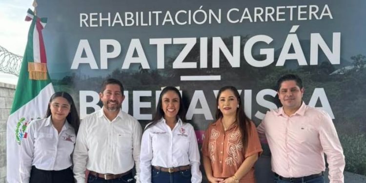 Buenavista Tomatlán agradece el respaldo del gobernador en el arranque de la carretera