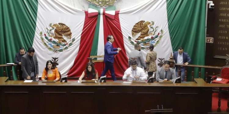 Con una productividad a la alza, cierra 76 Legislatura su primer año de actividades