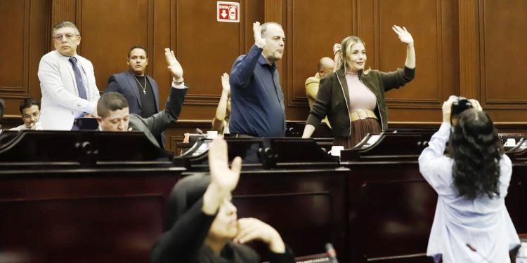 Aprueba 76 Legislatura lista de diez aspirantes a Fiscal General del Estado