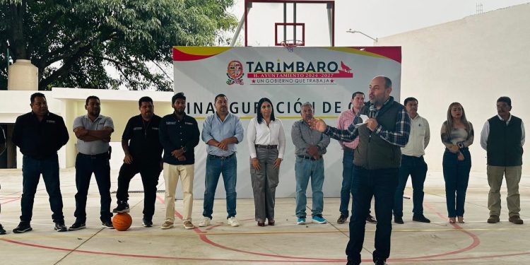 Eric Gaona entrega nueva unidad deportiva y anuncia más obras para El Colegio