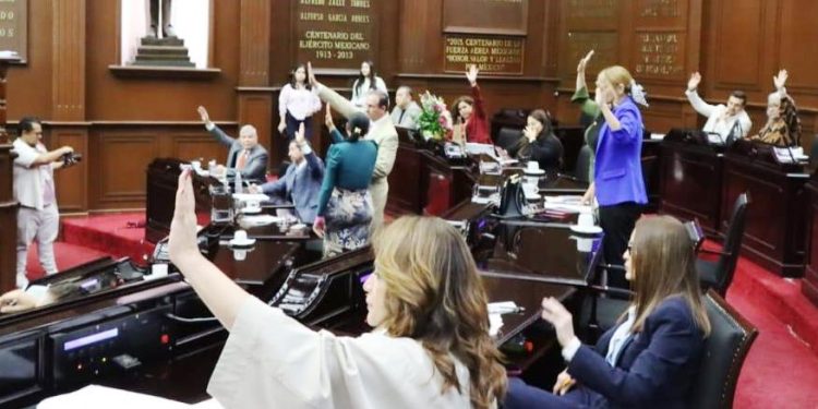 FGE recibirá Condecoración “Suprema Junta Nacional Americana”, 2025: 76 Legislatura