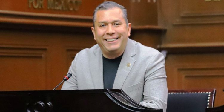 Aprobada iniciativa de Juan Carlos Barragán para proteger a niñas, niños y adolescentes en servicios de hospedaje