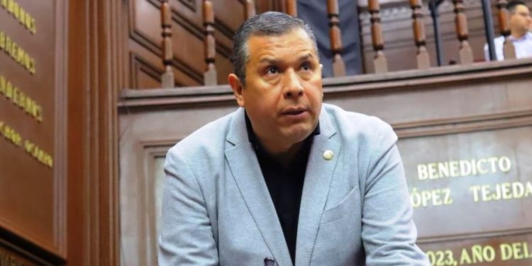 Juan Carlos Barragán propone que víctimas de accidentes viales no paguen grúas ni corralón