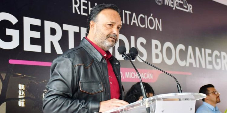 Julio Arreola da arranque a la rehabilitación de la Plaza Gertrudis Bocanegra