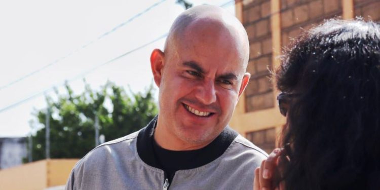 Ooapas mejora la red de agua potable en Lomas de Santa María