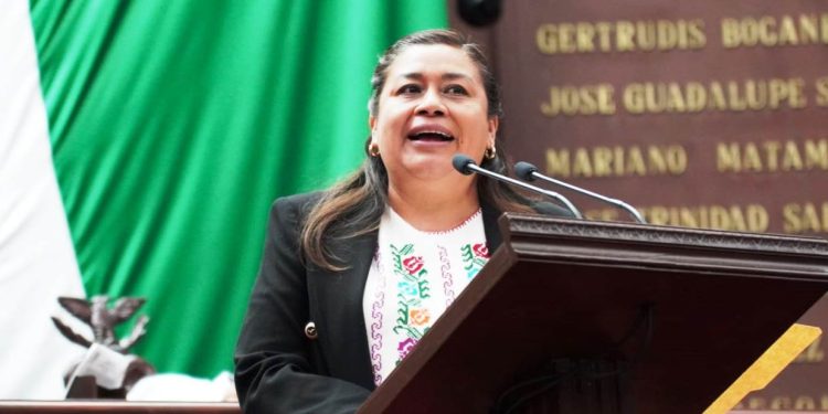 Llama a la población a atender su salud mental en instituciones oficiales y no en las redes sociales