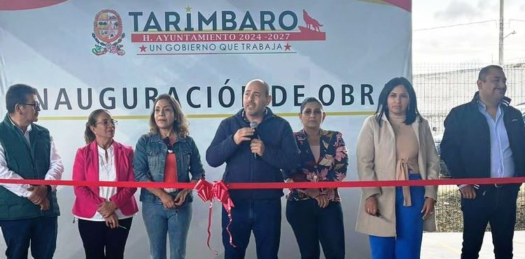 Inaugura Eric Gaona la cancha rehabilitada en la Col. Miguel Hidalgo