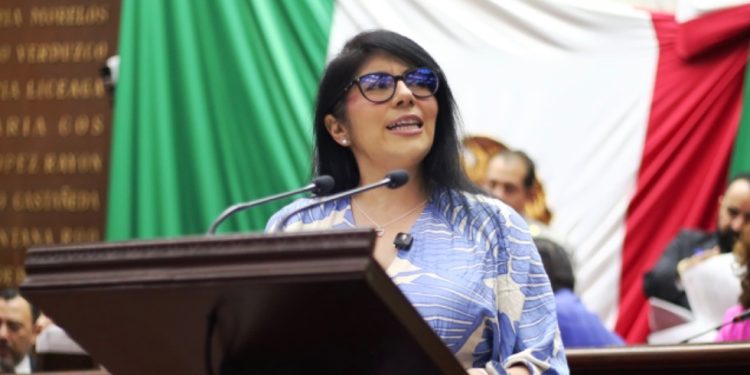 Presenta Vanhe Caratachea iniciativa por la justicia ambiental en Michoacán
