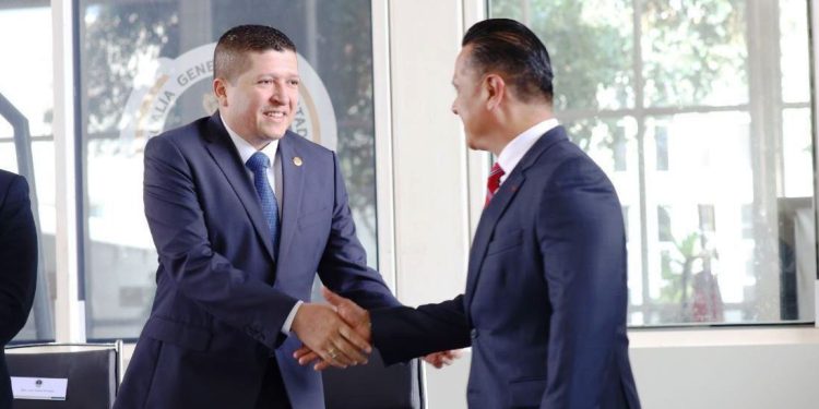 Vicente Gómez Núñez respaldará gestión de Carlos Torres Piña como Fiscal General del Estado