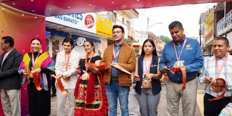 Adriana Campos Huirache destaca la importancia de preservar nuestras tradiciones en la Expo Feria Chilchota 2025