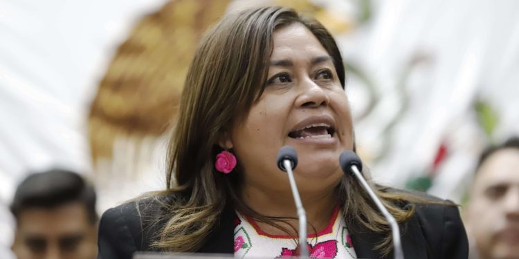 Belinda Iturbide propone conmemorar a Cuca García cada 17 de octubre