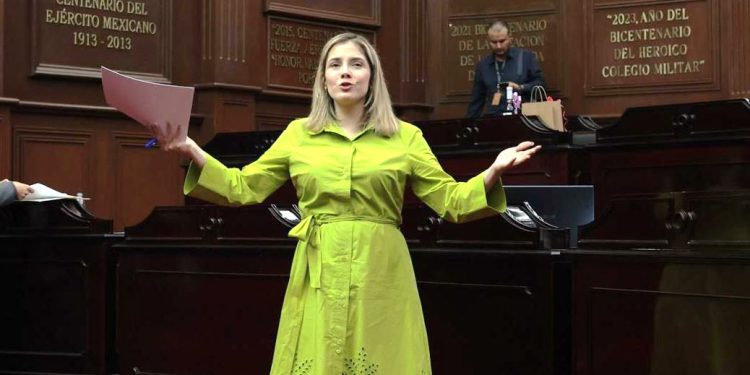 Plantea Brissa Arroyo que por ley se aplique la licencia de paternidad de manera obligatoria