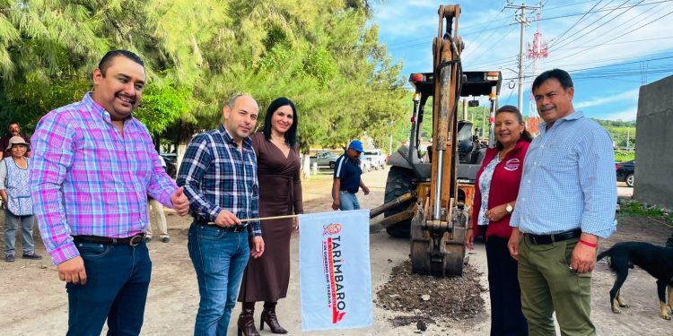 Inicia Eric Gaona obra de la calle Independencia en la colonia Miguel Hidalgo