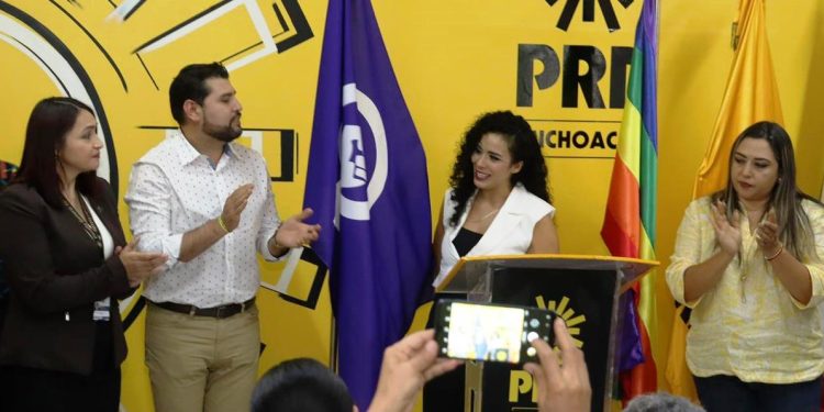 Con Bandera Feminista y charla, el PRD Michoacán refuerza su agenda contra la Violencia de Género