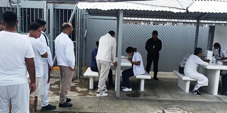 Jornadas de salud llegan a centros penitenciarios de Michoacán