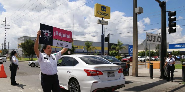 ¡Fíjate pues! Si manejas motocicleta, usa siempre el casco: SSP