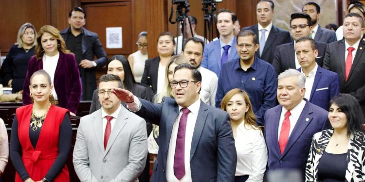 Legisladores nombran a Víctor Manuel Serrato como titular de la CEEAV
