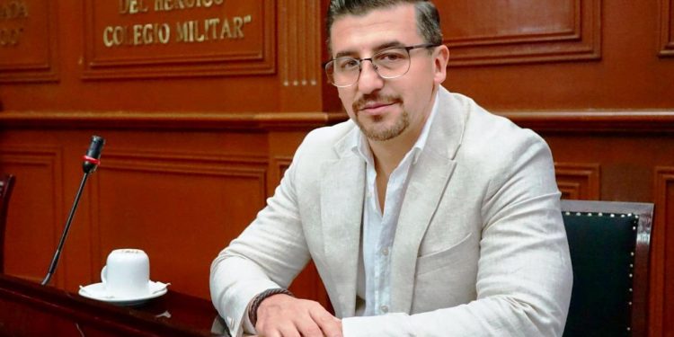 Toño Mendoza impulsa reforma histórica para combatir la trata de personas y proteger a la niñez en el sector turístico