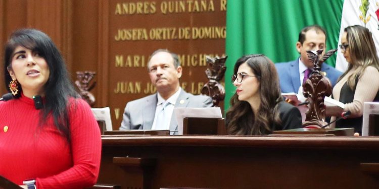 Garantizar intérpretes de señas en todas las oficinas públicas, propone Vanhe Caratachea