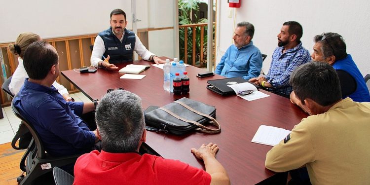 Yankel Benítez fortalece comunicación con vecinas y vecinos de Fresnos y Las Arboledas