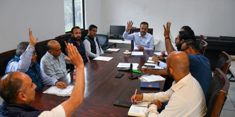 Julio Arreola fortalece al OOAPAS con nuevo director y obras estratégicas para Pátzcuaro