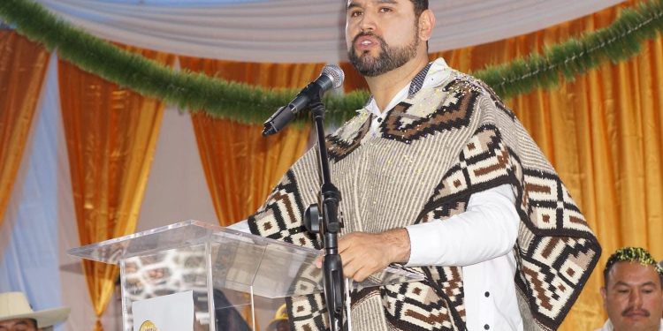 Octavio Ocampo llama a reforzar leyes que aseguren el desarrollo común de las comunidades indígenas